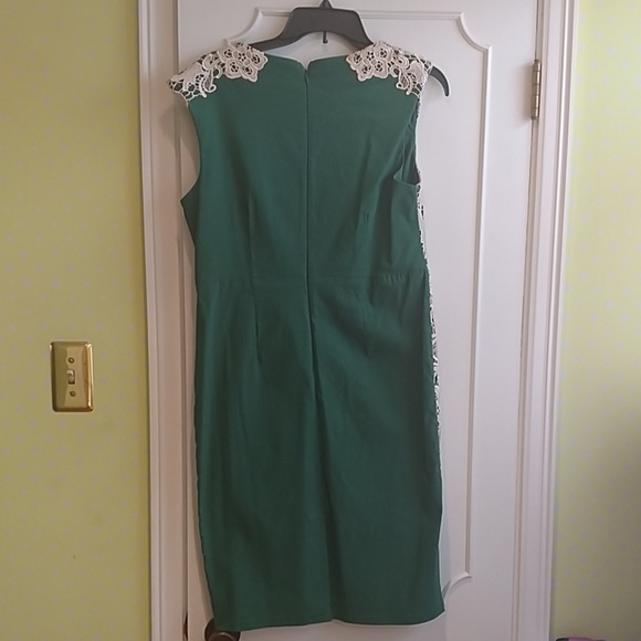 Green lace sheath special occasion dress - Picture 5 of 6